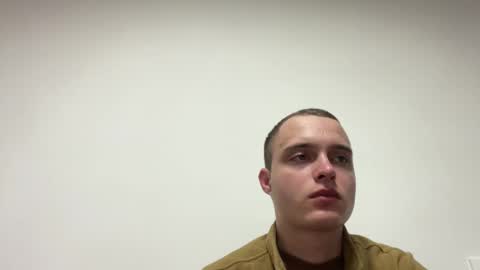 Max online show from February 18, 9:44 pm