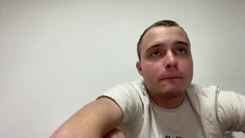 Max online show from February 22, 9:24 pm