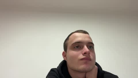 Max online show from March 9, 9:52 pm