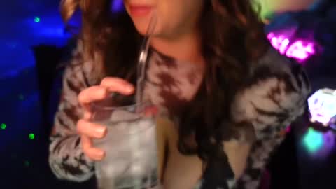 Jenna  - be back MONDAY night.  online show from December 3, 5:20 am