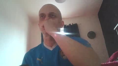 Snapshot of gary1862uk chatting on December 10, 2:39 pm gary1862uk online show from December 10, 2:39 pm