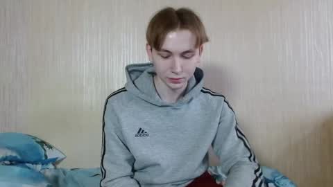 Snapshot of gary_snail33257 chatting on October 25, 7:05 am meow online show from October 25, 7:05 am