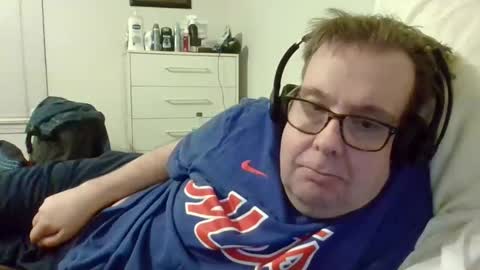 Snapshot of garyg930 chatting on November 7, 6:02 am Gary online show from November 7, 6:02 am