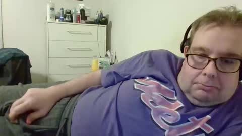 Snapshot of garyg930 chatting on November 30, 6:17 am Gary online show from November 30, 6:17 am