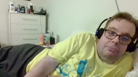 Snapshot of garyg930 chatting on December 4, 7:06 am Gary online show from December 4, 7:06 am