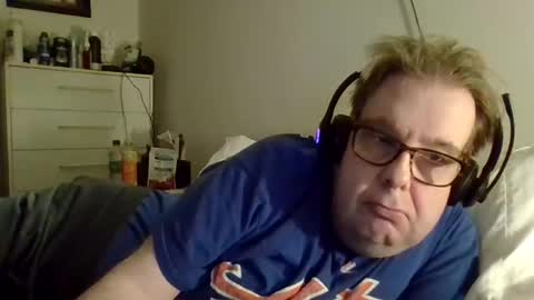 Snapshot of garyg930 chatting on December 14, 5:13 am Gary online show from December 14, 5:13 am