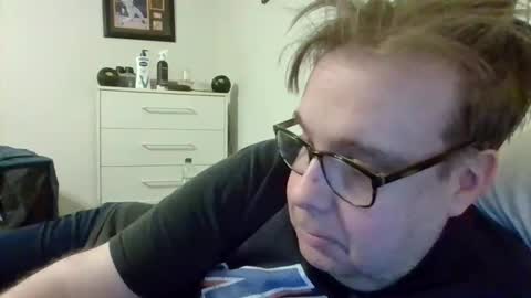 Snapshot of garyg930 chatting on April 28, 5:01 am Gary online show from April 28, 5:01 am