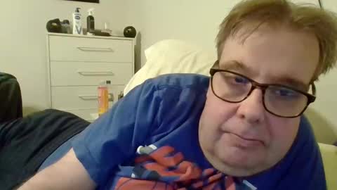 Snapshot of garyg930 chatting on May 1, 2:05 am Gary online show from May 1, 2:05 am