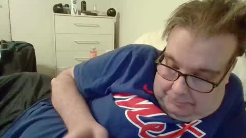 Snapshot of garyg930 chatting on May 2, 4:50 am Gary online show from May 2, 4:50 am