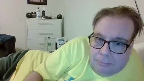 Snapshot of garyg930 chatting on May 10, 11:43 pm Gary online show from May 10, 11:43 pm