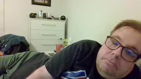 Snapshot of garyg930 chatting on May 22, 2:19 am Gary online show from May 22, 2:19 am