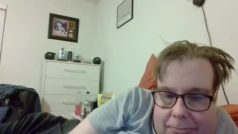 Snapshot of garyg930 chatting on June 3, 2:47 am Gary online show from June 3, 2:47 am