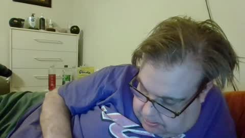 Snapshot of garyg930 chatting on June 12, 2:21 am Gary online show from June 12, 2:21 am