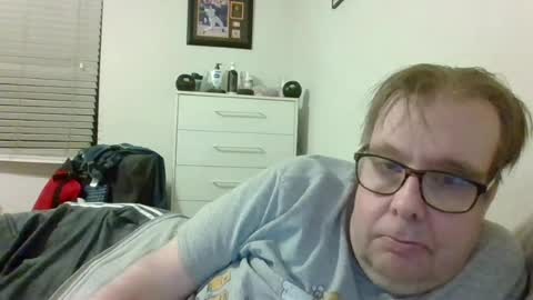 Snapshot of garyg930 chatting on June 20, 1:41 am Gary online show from June 20, 1:41 am