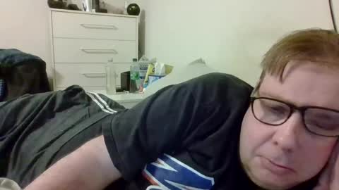 Snapshot of garyg930 chatting on June 27, 4:17 am Gary online show from June 27, 4:17 am