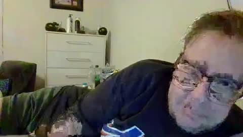 Snapshot of garyg930 chatting on July 2, 3:56 am Gary online show from July 2, 3:56 am