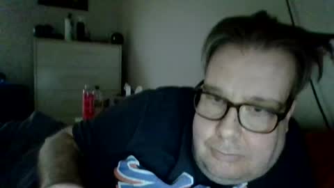 Snapshot of garyg930 chatting on July 24, 12:08 am Gary online show from July 24, 12:08 am