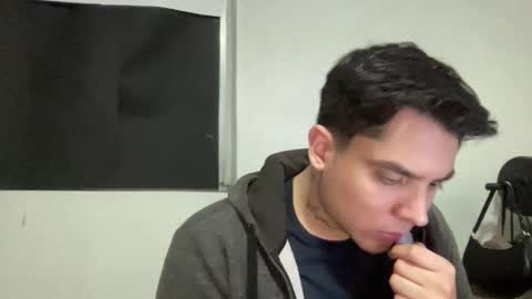 garypinepineapple online show from June 9, 7:53 am