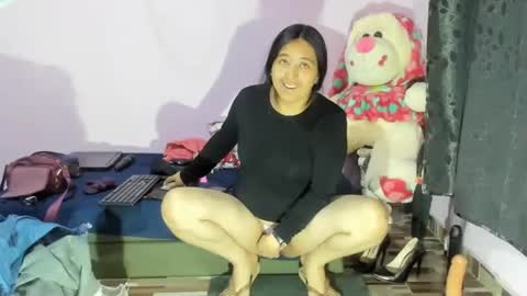 Snapshot of gaticahot001 chatting on February 4, 12:29 am Diana online show from February 4, 12:29 am