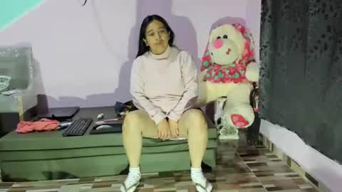 Snapshot of gaticahot001 chatting on February 15, 9:49 am Diana online show from February 15, 9:49 am