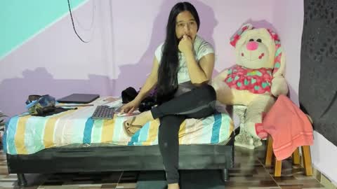 Snapshot of gaticahot001 chatting on March 7, 12:04 am Diana online show from March 7, 12:04 am