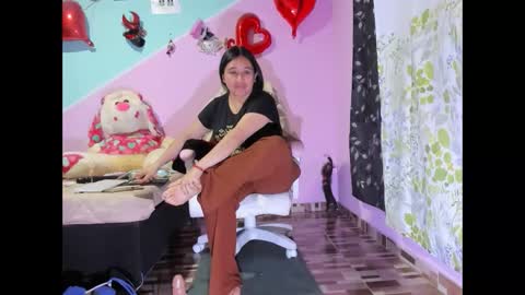 Snapshot of gaticahot001 chatting on November 25, 2:44 am Diana online show from November 25, 2:44 am