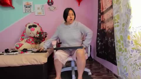 Snapshot of gaticahot001 chatting on December 2, 1:39 pm Diana online show from December 2, 1:39 pm