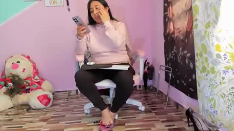 Diana online show from December 15, 1:59 pm