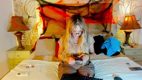 Snapshot of gaticahotts chatting on October 21, 9:48 pm melanny villa online show from October 21, 9:48 pm