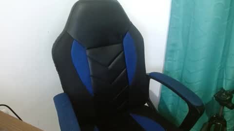 Snapshot of gatika_sexy chatting on January 6, 7:20 am katia online show from January 6, 7:20 am