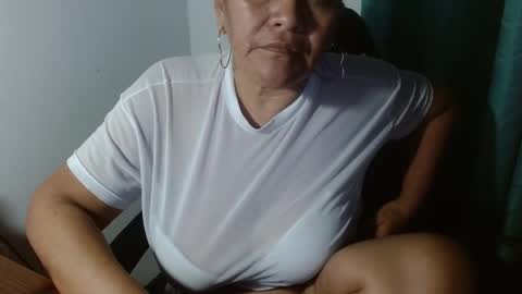 Snapshot of gatika_sexy chatting on January 6, 10:24 am katia online show from January 6, 10:24 am