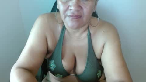 Snapshot of gatika_sexy chatting on January 26, 3:14 pm katia online show from January 26, 3:14 pm