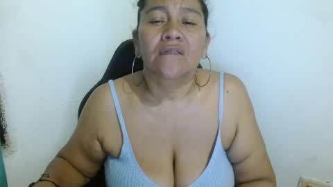 Snapshot of gatika_sexy chatting on February 2, 2:06 am katia online show from February 2, 2:06 am