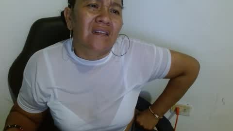 Snapshot of gatika_sexy chatting on February 5, 2:19 am katia online show from February 5, 2:19 am