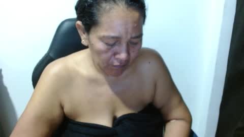 Snapshot of gatika_sexy chatting on October 8, 5:27 am katia online show from October 8, 5:27 am