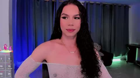 Snapshot of gatitavenecis1 chatting on June 1, 10:28 am Vnecis Marn online show from June 1, 10:28 am