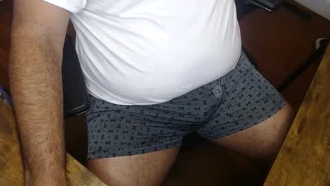 Snapshot of gato27cam chatting on October 12, 10:47 am Marco online show from October 12, 10:47 am