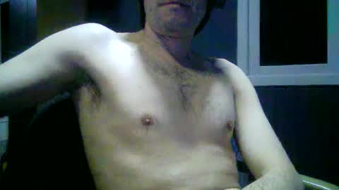 gauchors21 online show from October 19, 2:45 am