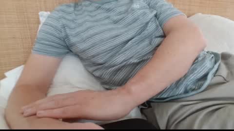 Snapshot of gccurious76 chatting on February 22, 2:50 am GCGuy online show from February 22, 2:50 am