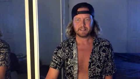 gcsurfer81 online show from December 5, 9:29 am