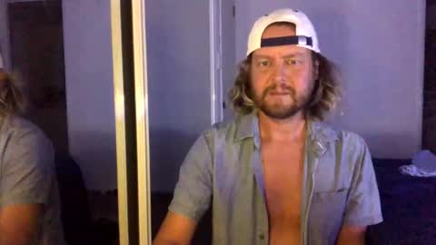 gcsurfer81 online show from December 19, 9:27 am