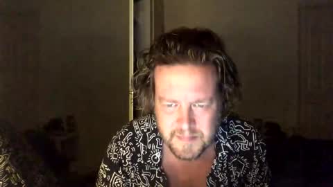 gcsurfer81 online show from April 13, 8:09 am