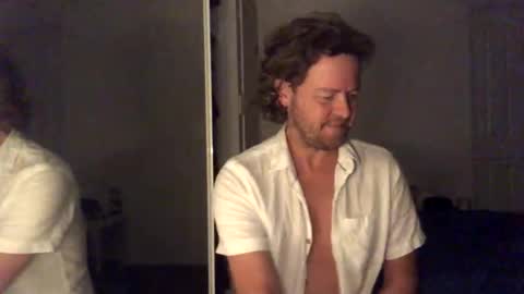 gcsurfer81 online show from April 26, 9:29 am