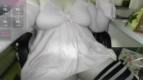 geekybrat24 online show from December 7, 1:14 am