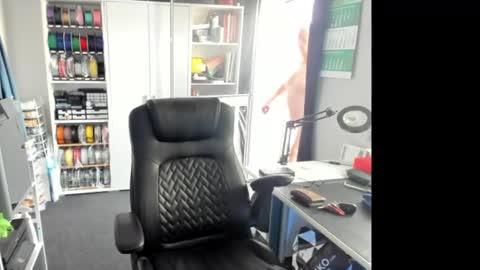 Snapshot of geiler_bock chatting on August 1, 9:41 am Geiler Bock online show from August 1, 9:41 am