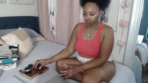 Snapshot of geishapaige chatting on September 29, 10:20 am The Empress online show from September 29, 10:20 am