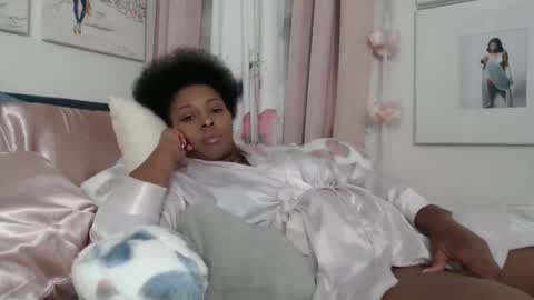 Snapshot of geishapaige chatting on October 28, 12:30 pm The Empress online show from October 28, 12:30 pm