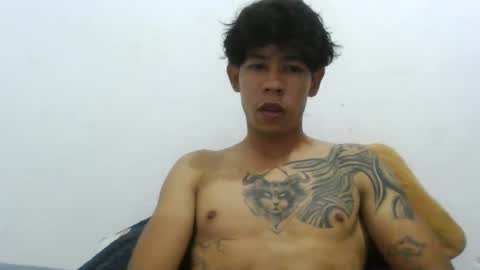 Snapshot of gekyunwasbanned chatting on October 12, 12:31 am Andrs  online show from October 12, 12:31 am