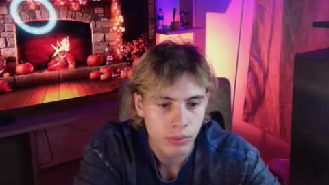 Snapshot of gemdominus chatting on October 30, 2:13 am Gem Dominus online show from October 30, 2:13 am