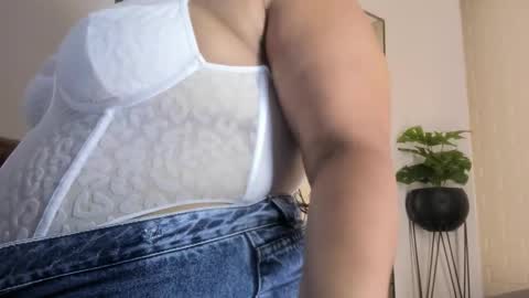 geminis muentes online show from November 20, 7:02 pm